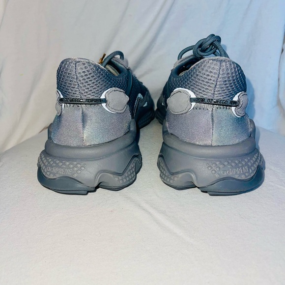“New” no box - Adidas “Ozweego” color grey. - Picture 4 of 6